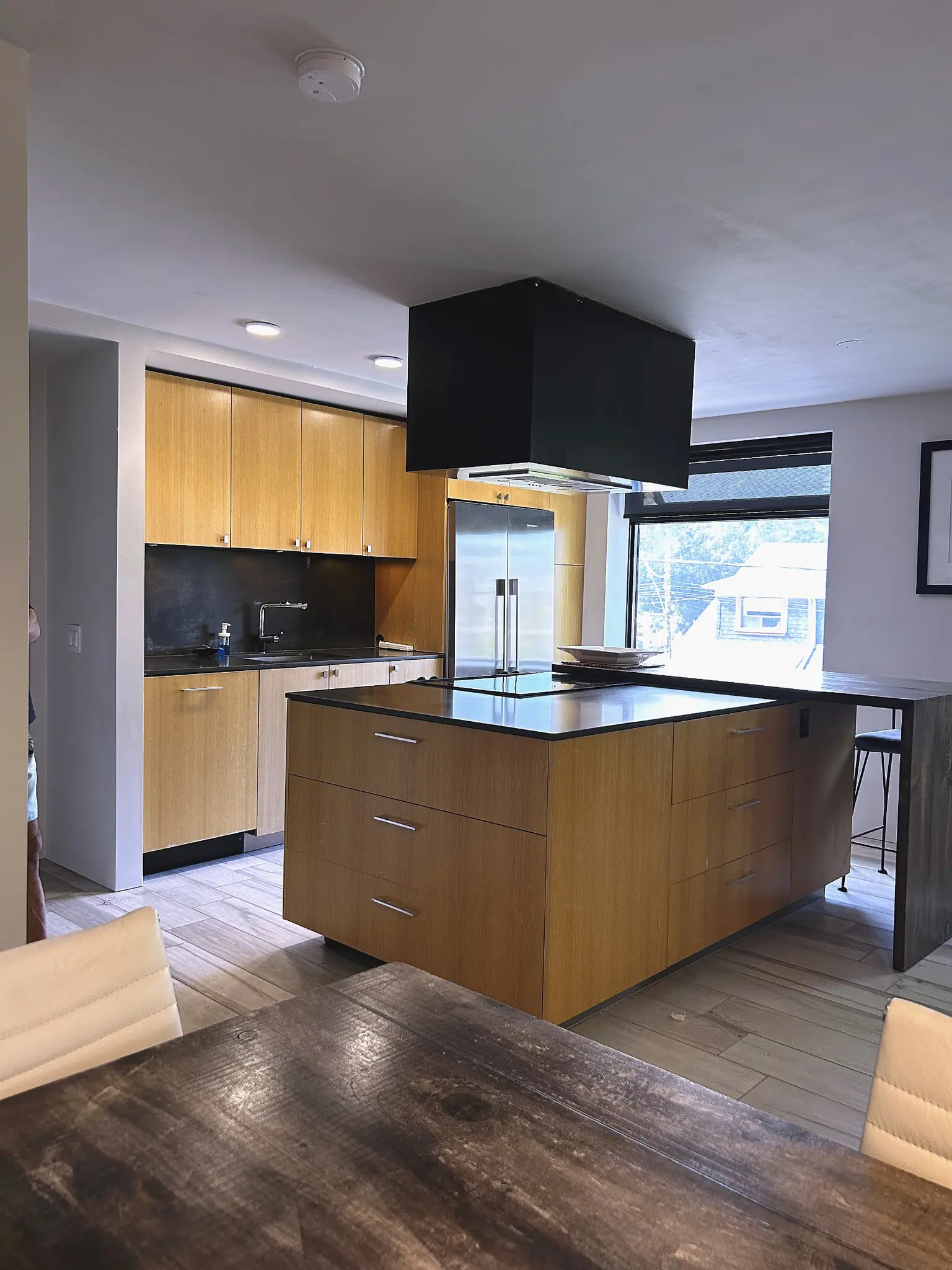 The kitchen and dining table in apartment 302